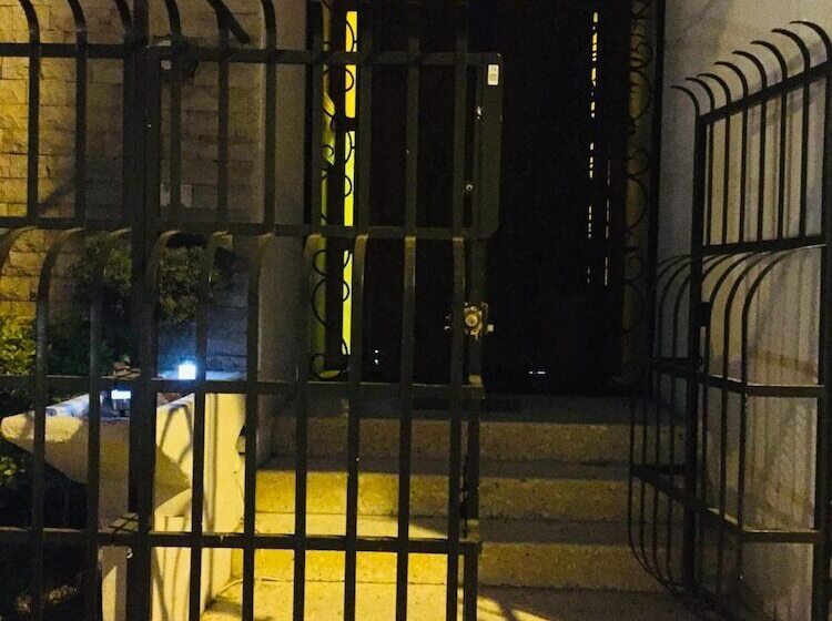 فندق Euka Suites