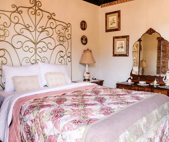 هتل Fernabella's Lodge