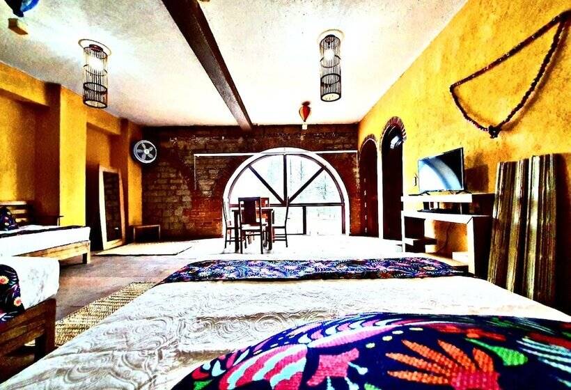 هتل Hacienda Los Dolores   Hostel
