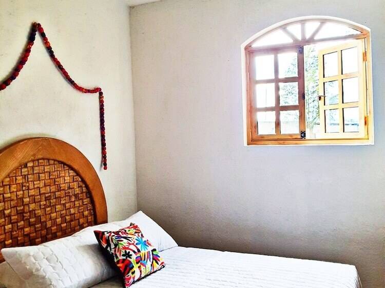 هتل Hacienda Los Dolores   Hostel
