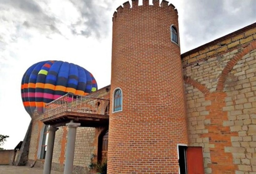 هتل Hacienda Los Dolores   Hostel