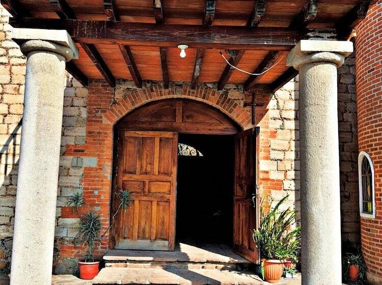 هتل Hacienda Los Dolores   Hostel