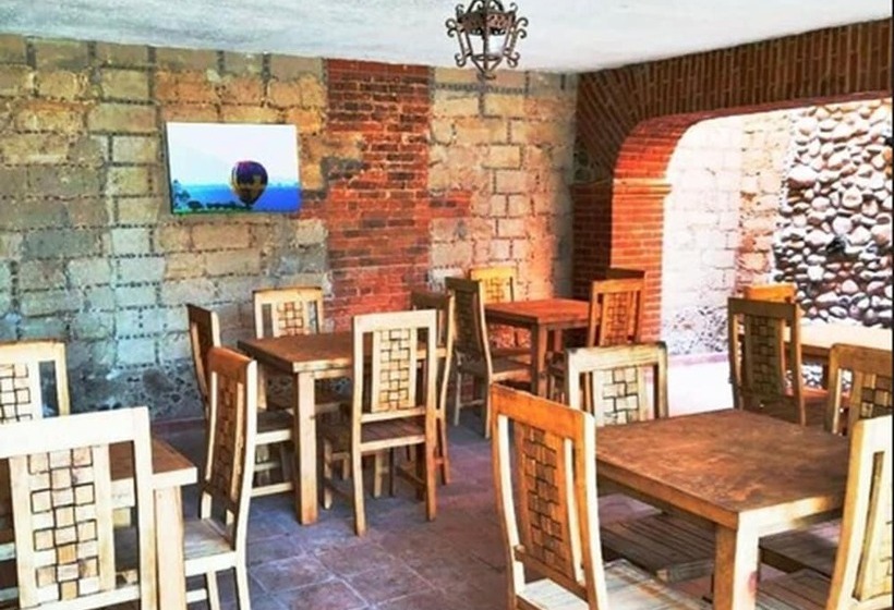 هتل Hacienda Los Dolores   Hostel