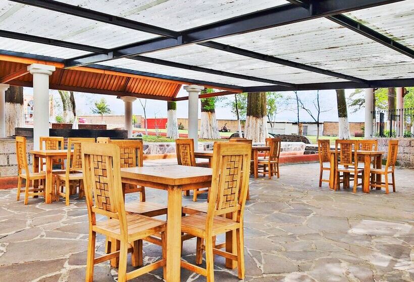 هتل Hacienda Los Dolores   Hostel