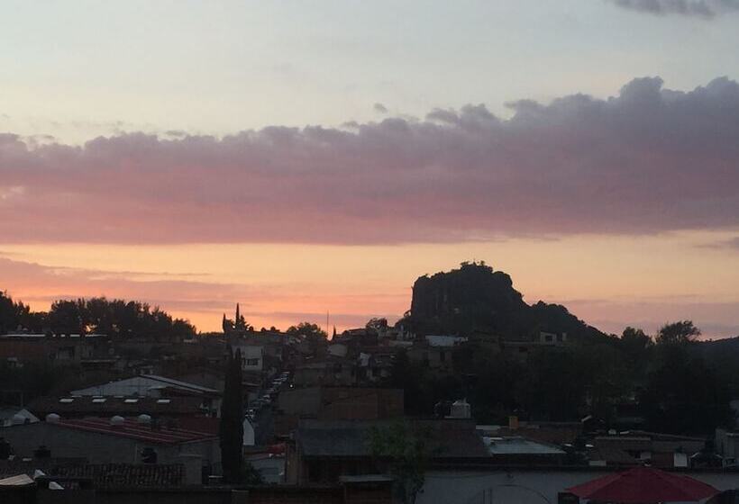 هتل Los Arcos
