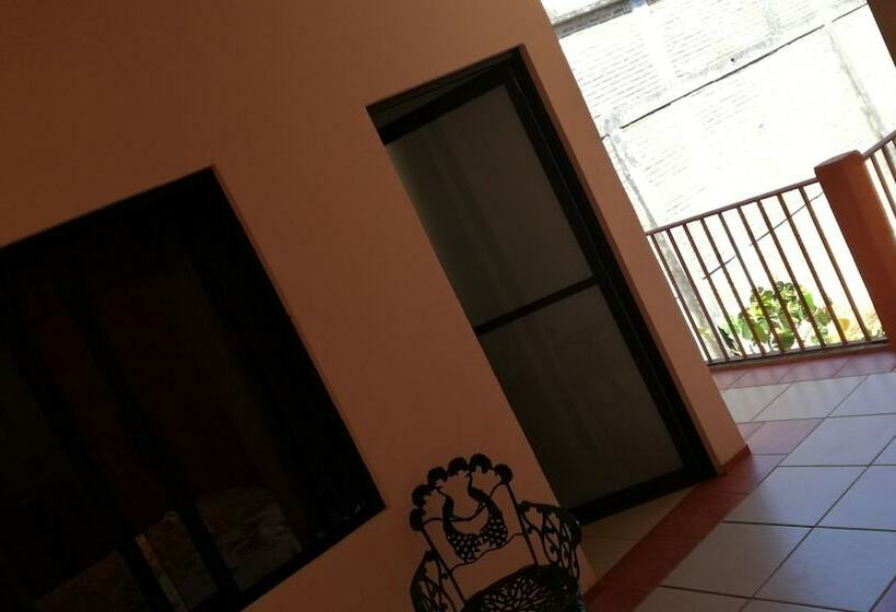 هتل Posada De Santa Rosa Bed And Breakfast