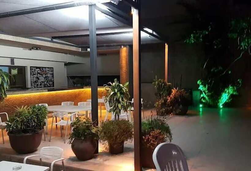 هتل Termal Rio Hondo