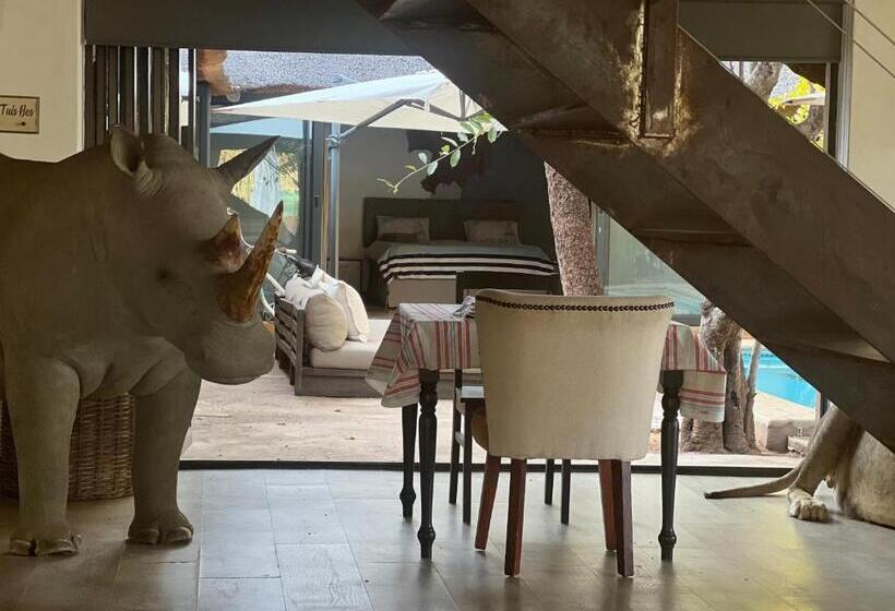 مبيت وإفطار Simba Safaris African Pride Exotic Lodge