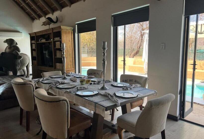 مبيت وإفطار Simba Safaris African Pride Exotic Lodge