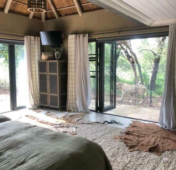 مبيت وإفطار Simba Safaris African Pride Exotic Lodge