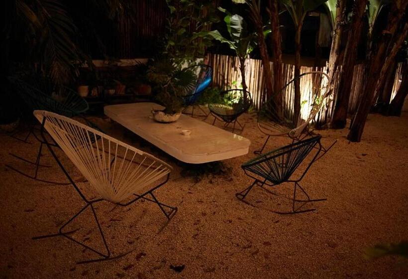 هتل Aljanna House