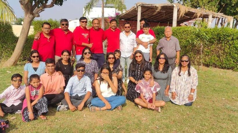 فندق Krishna Farm & Forest