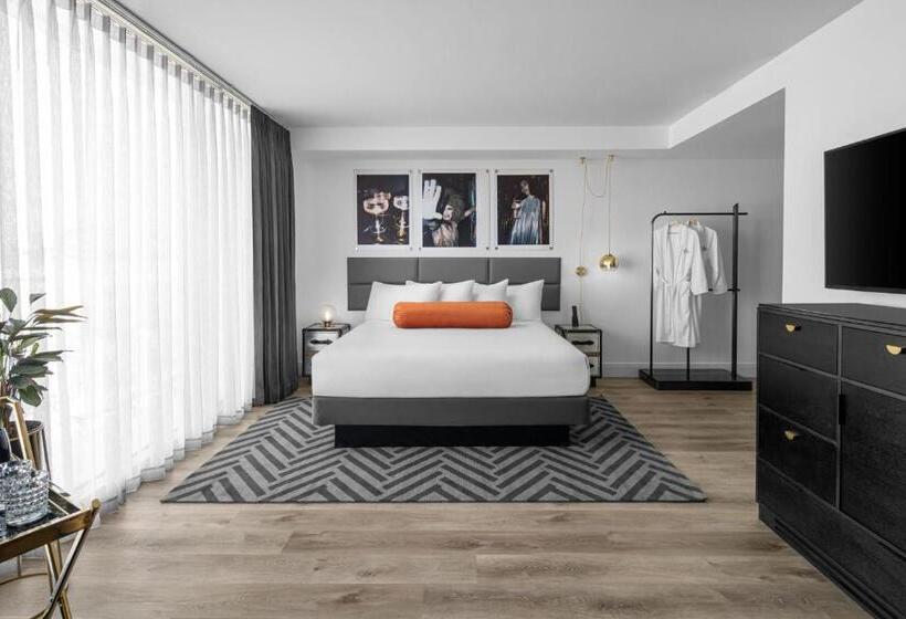 The English Hotel, Las Vegas, A Tribute Portfolio