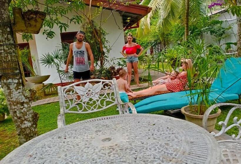 پانسیون Olee Villa