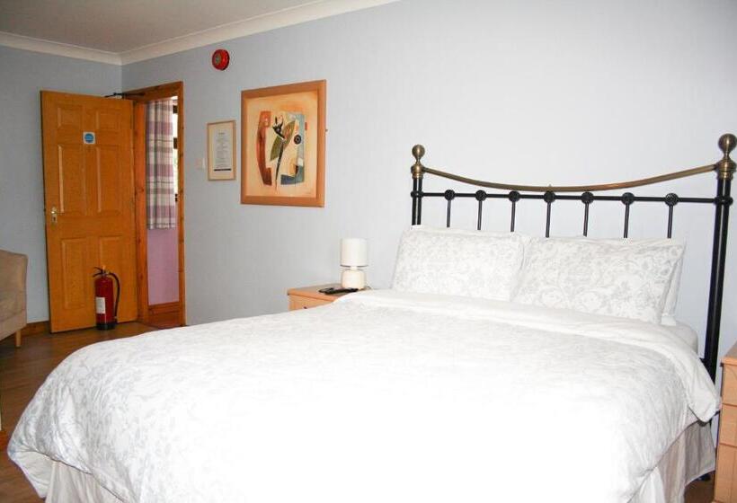 مبيت وإفطار The Coach Inn