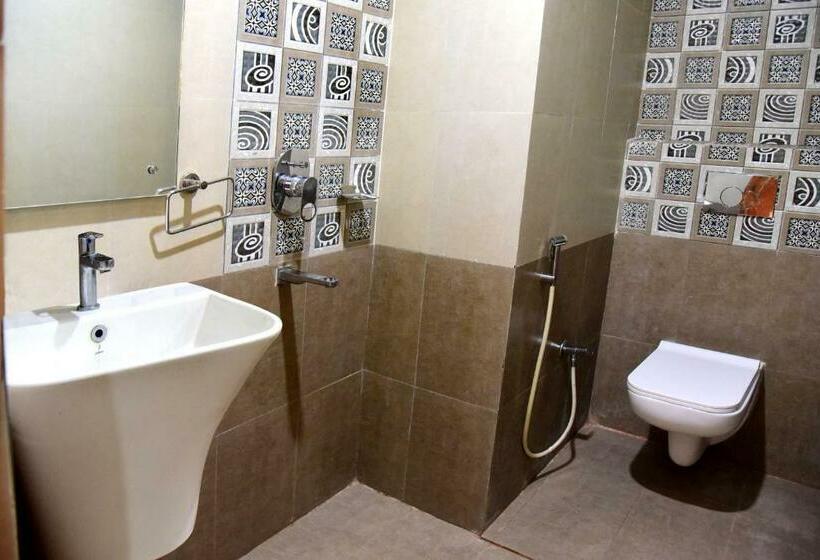 هتل Guru Estate