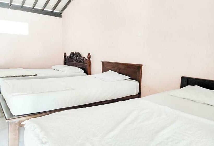 فندق Ombak Indah Resort Tanjung Setia