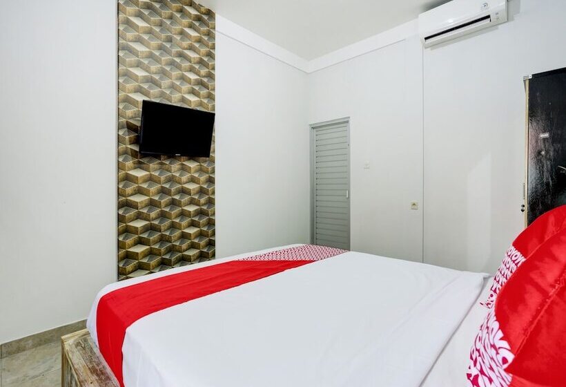 Отель Oyo 90756 Melasti Hills Room & Cafe