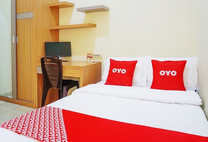 Отель Oyo Flagship 90723 Khalifi House Malang