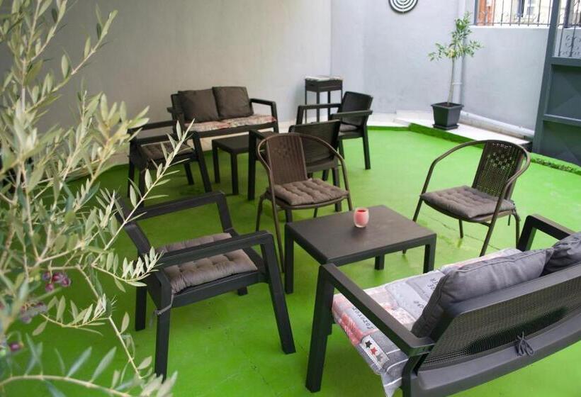 Me & You Hostel