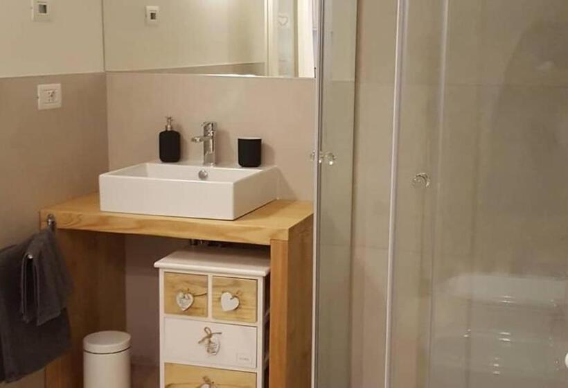 تختخواب و صبحانه Pie Castello