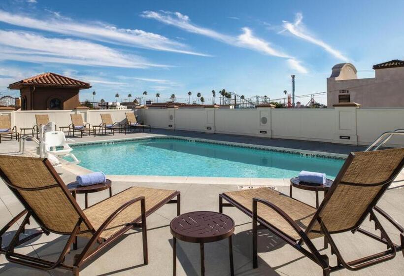 هتل Courtyard By Marriott Santa Cruz