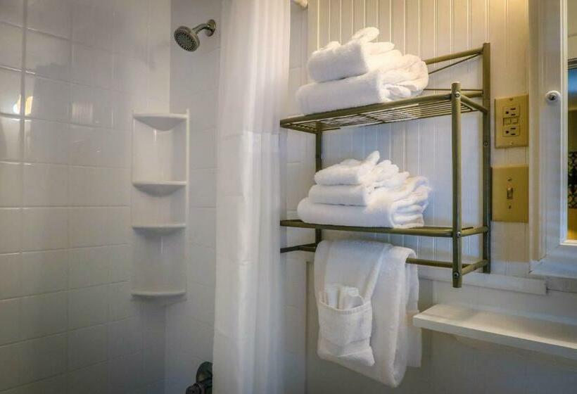 فندق صغير Mountainaire Inn And Log Cabins