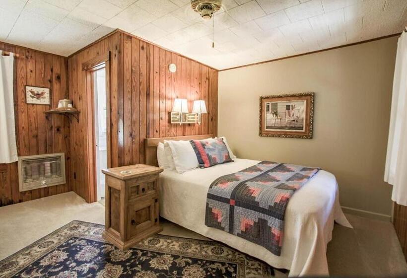 فندق صغير Mountainaire Inn And Log Cabins