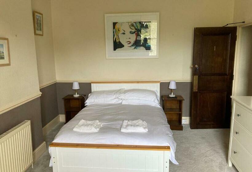 Bed and Breakfast The Eliot Arms