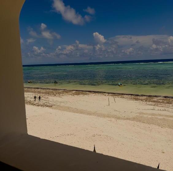هتل Ahg Sun Bay Mlilile Beach