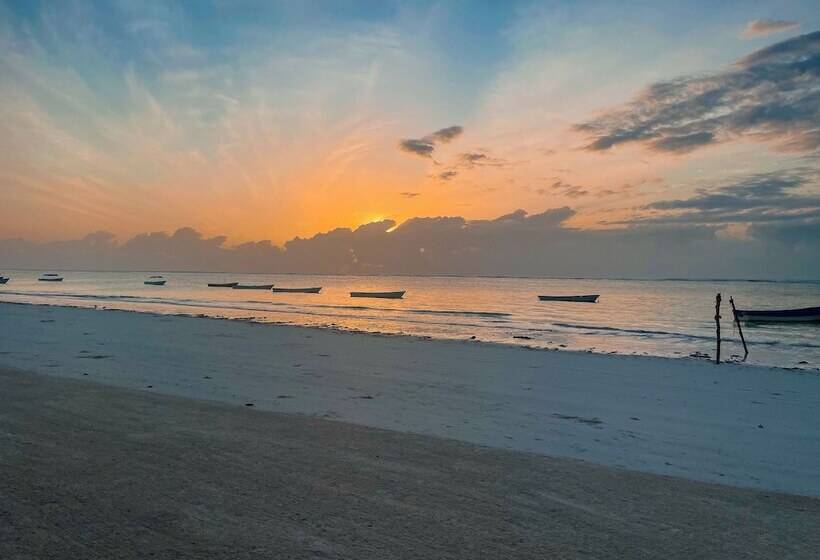 هتل Ahg Sun Bay Mlilile Beach