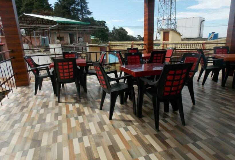 فندق Midway Restaurants & Guest House