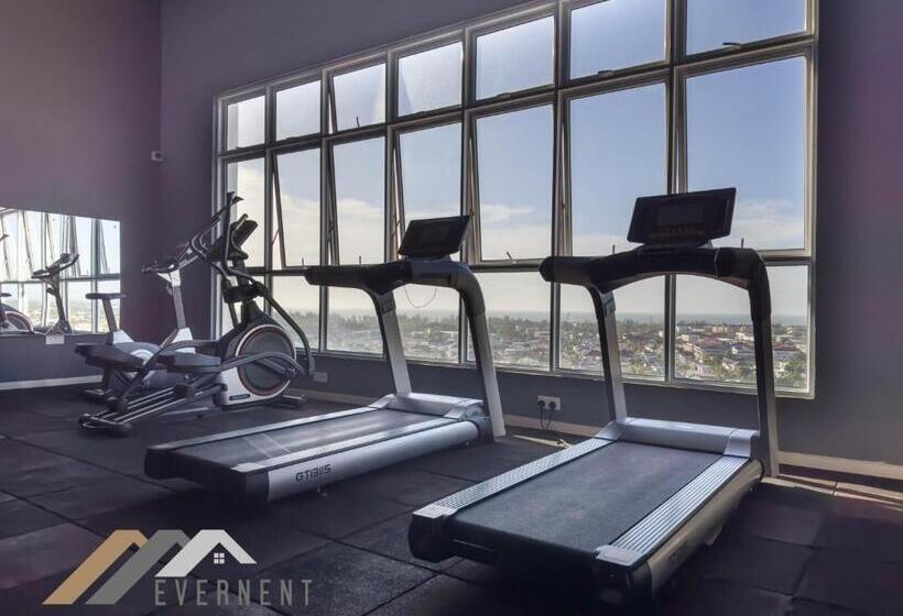 هتل Stirling Suites