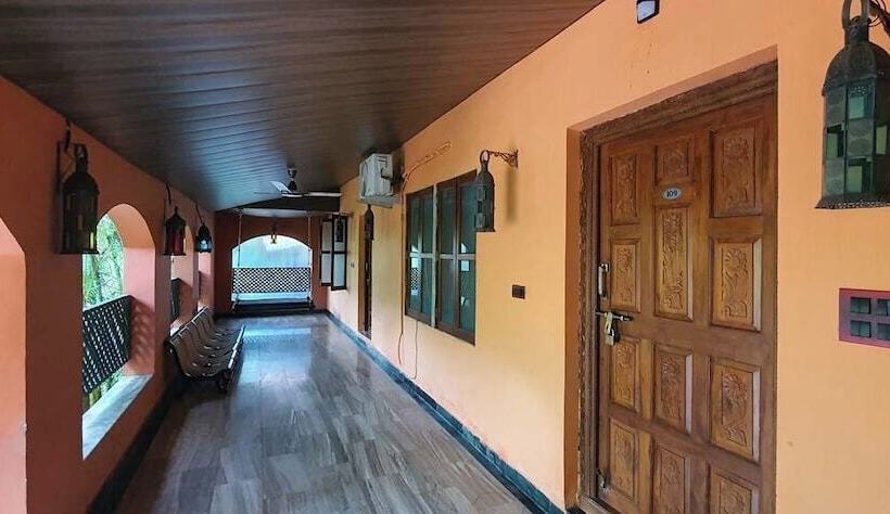 فندق Chira Meadows Ecoresort, Dapoli