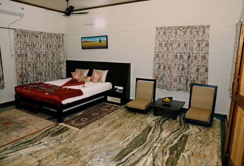 Отель Chira Meadows Ecoresort, Dapoli