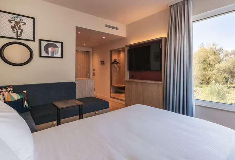 هتل Hampton By Hilton Konstanz