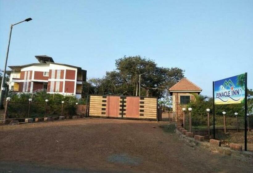 فندق صغير Pinacle Inn