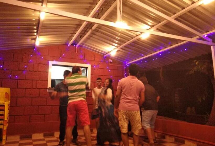 فندق صغير Pinacle Inn