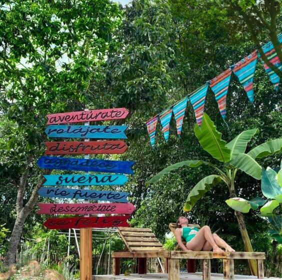 هتل Hosteria El Edén De Maria Isabel