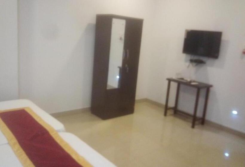 هتل Swastik Inn