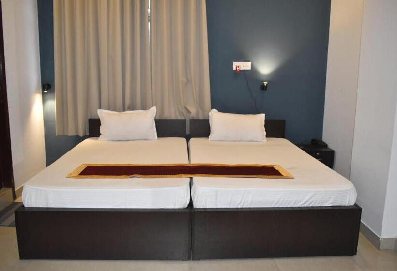 هتل Swastik Inn