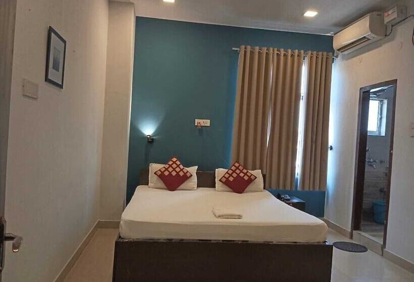 هتل Swastik Inn