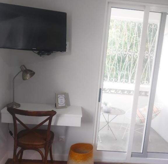 פנסיון Acacia Inn Guesthouse