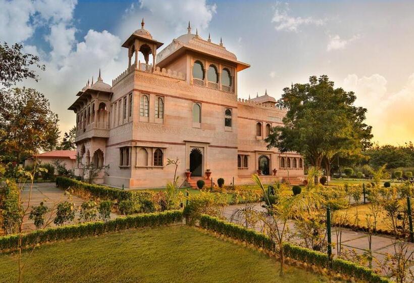 منتجع The Shergarh