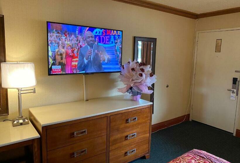 모텔 New Century Inn