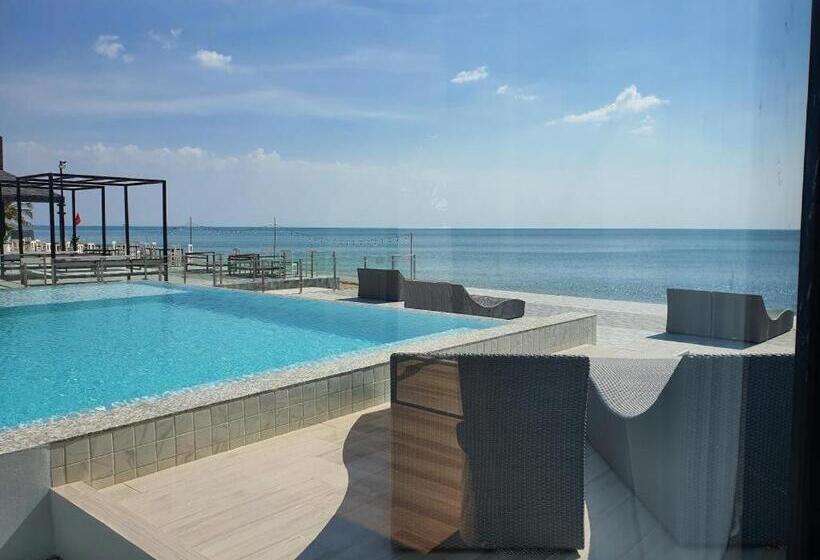 هتل Rattana Pura Beach Resort