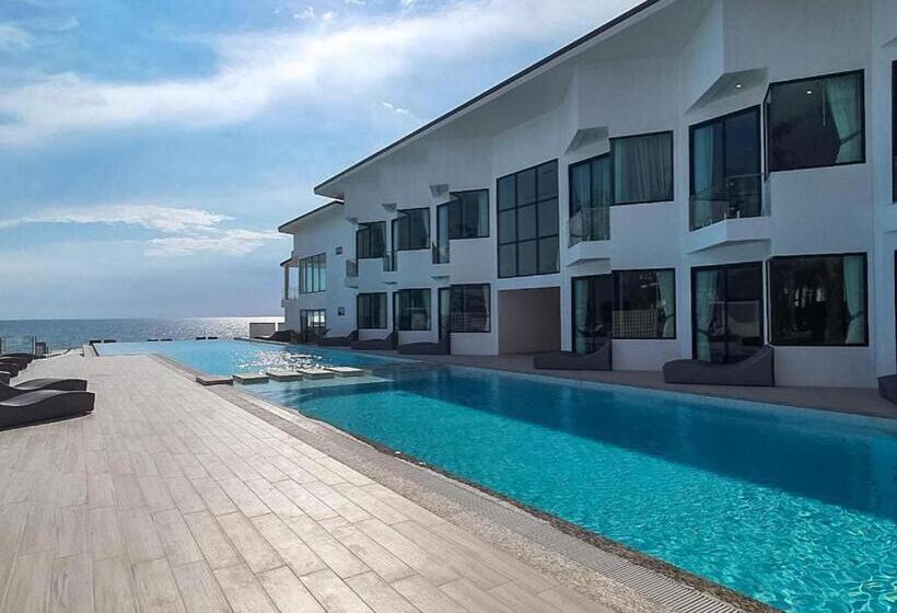 هتل Rattana Pura Beach Resort