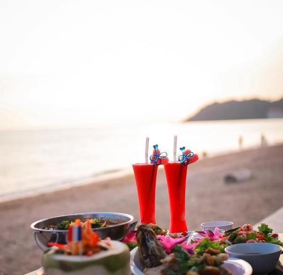 هتل Rattana Pura Beach Resort