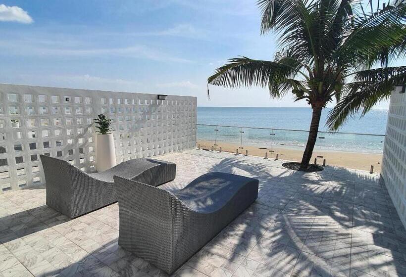 هتل Rattana Pura Beach Resort