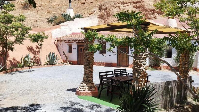 Casas Cueva Y Cortijo La Tala En Guadix